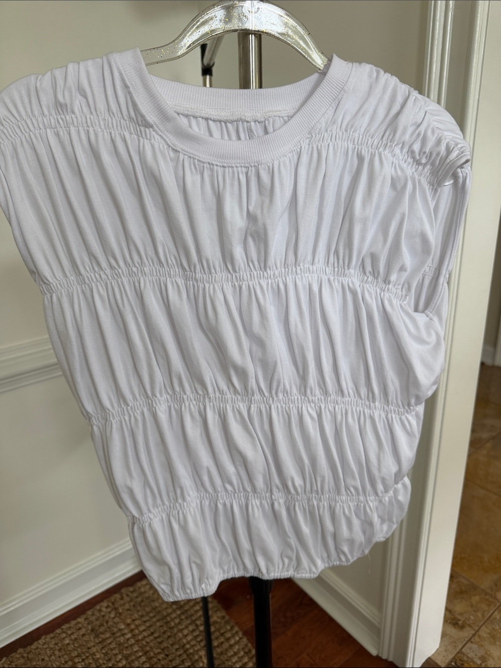 Source Unknown White Ruched Short Sleeve Top